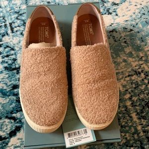 Toms slip on “Sunset” women’s 8